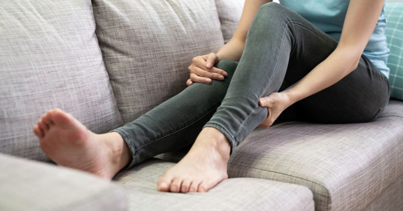 Huzursuz bacak sendromu kadınlard daha fazla görülüyor