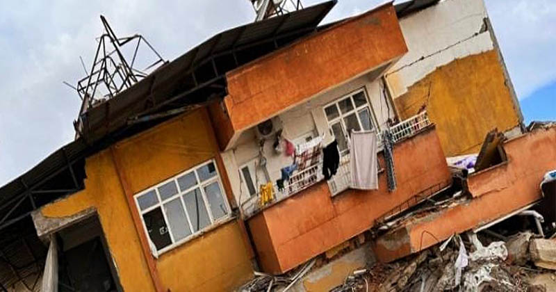 Deprem bölgesinde 105 bin bina yıkık, yıkılmak üzere ve ağır hasarlı