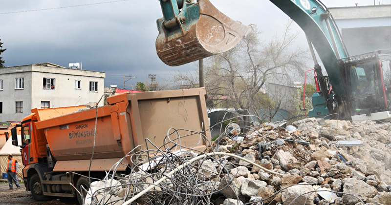 Samsun Büyükşehir, deprem bölgesinde 654 binanın enkazını kaldırdı