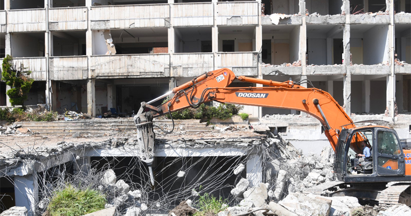 Samsun Büyükşehir Belediyesi hizmet binasında yıkım başladı