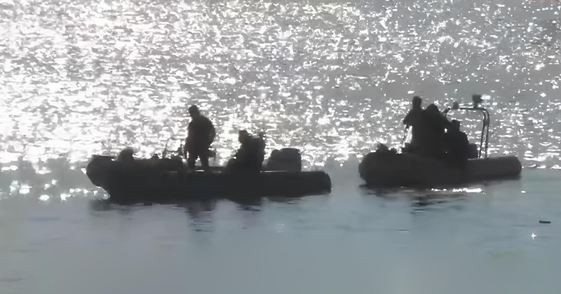 İzmir'de orman yangınına müdahale eden helikopter göle düştü: 3 kayıp