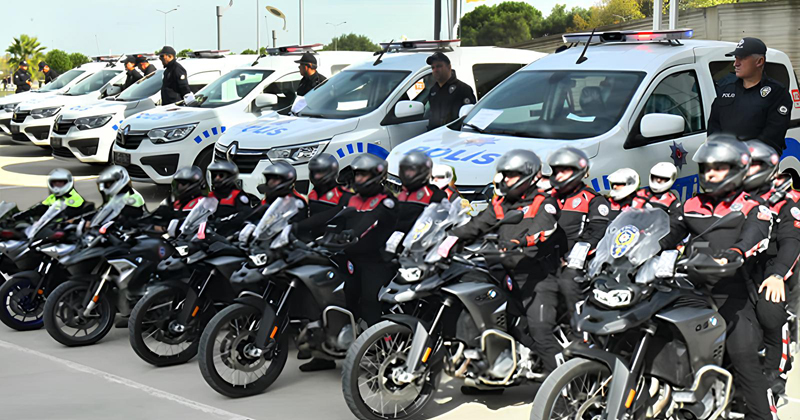 Samsun Emniyet Müdürlüğü'ne 12 araç ve 12 motosiklet alındı