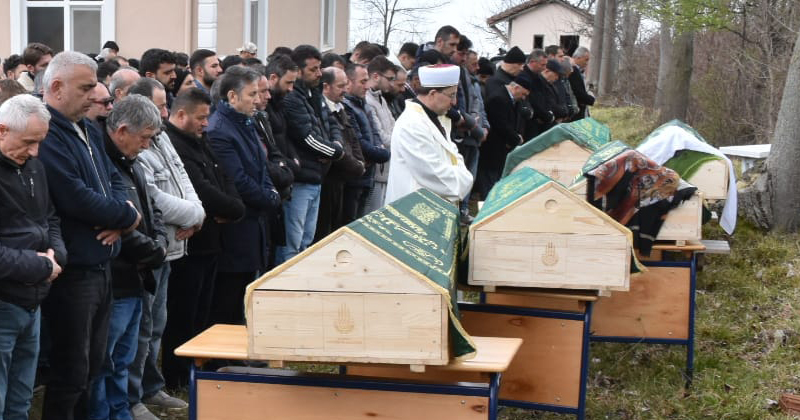 Katliam gibi kazada ölen 5 kişi Samsun'da toprağa verildi